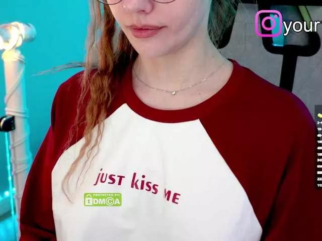 -VikkiL0vesCheese- from BongaCams