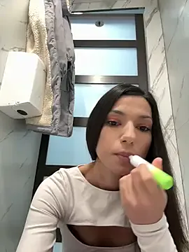 StripChat -_MiaQueen_- is Freechat -_MiaQueen_- — Hi guys